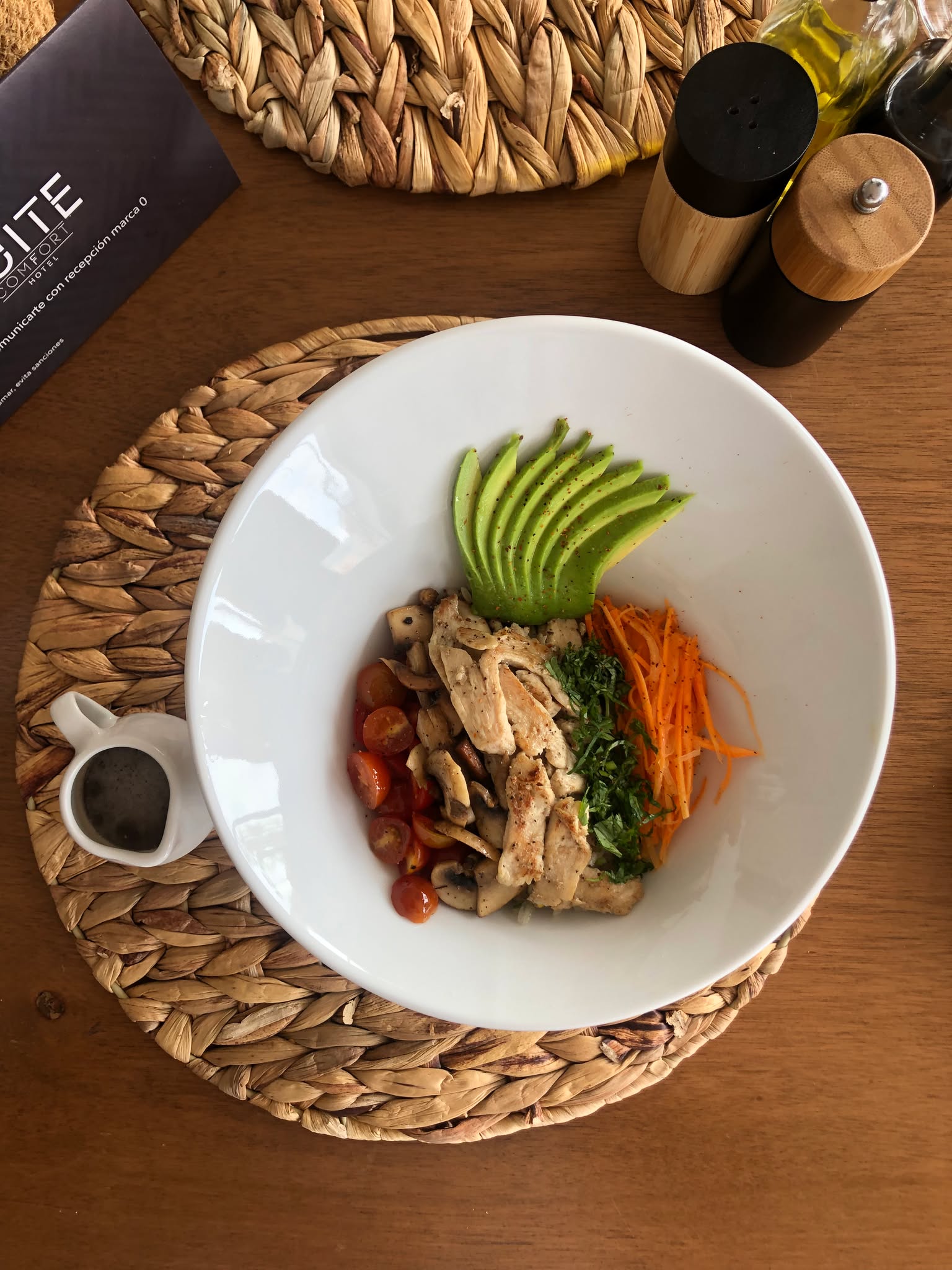 Hotel con restaurante en Laureles Medellín para turistas y viajeros de negocios