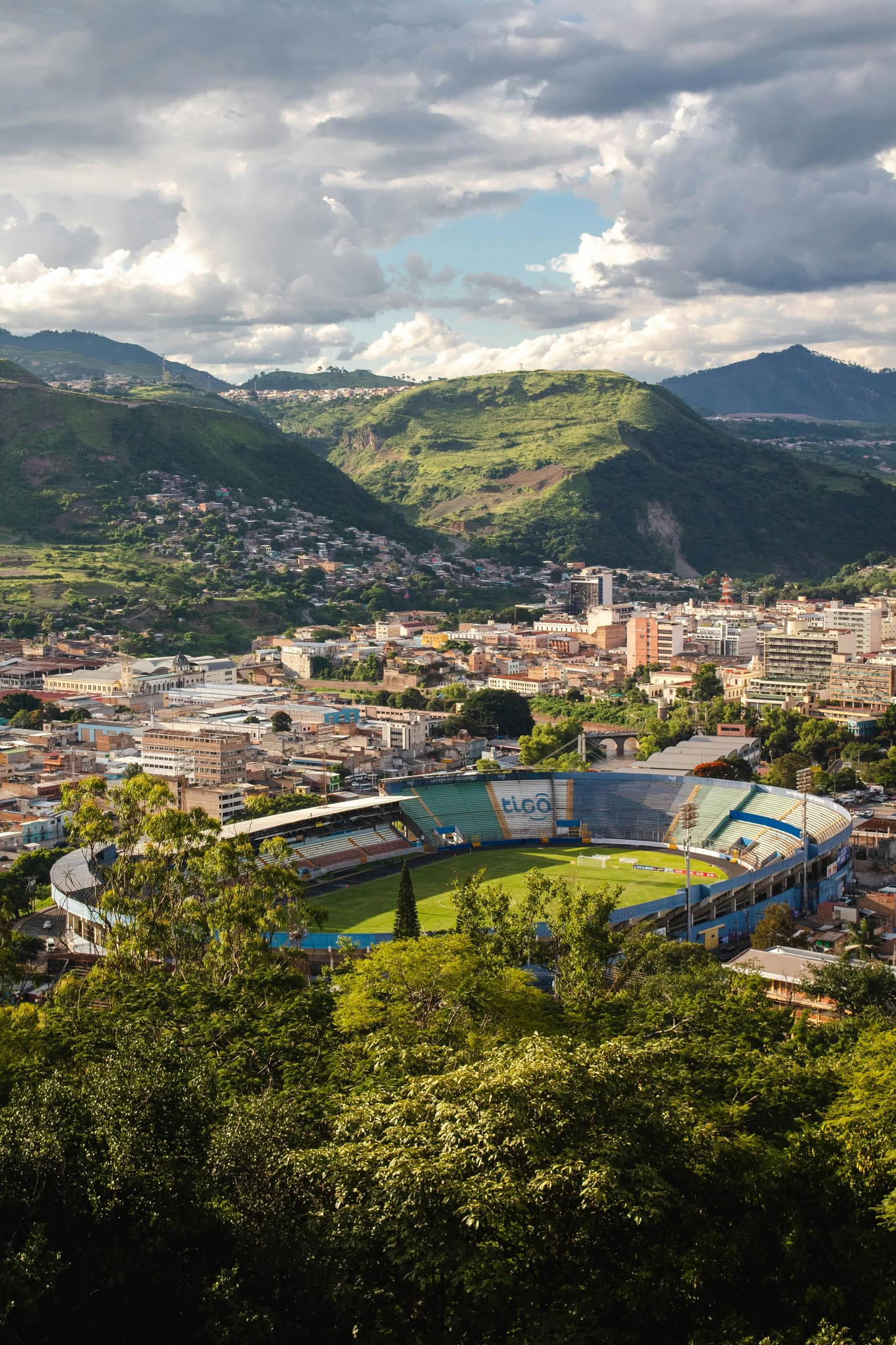 hotel cerca del Estadio Atanasio Girardot en Medellín para conciertos partidos y turismo
