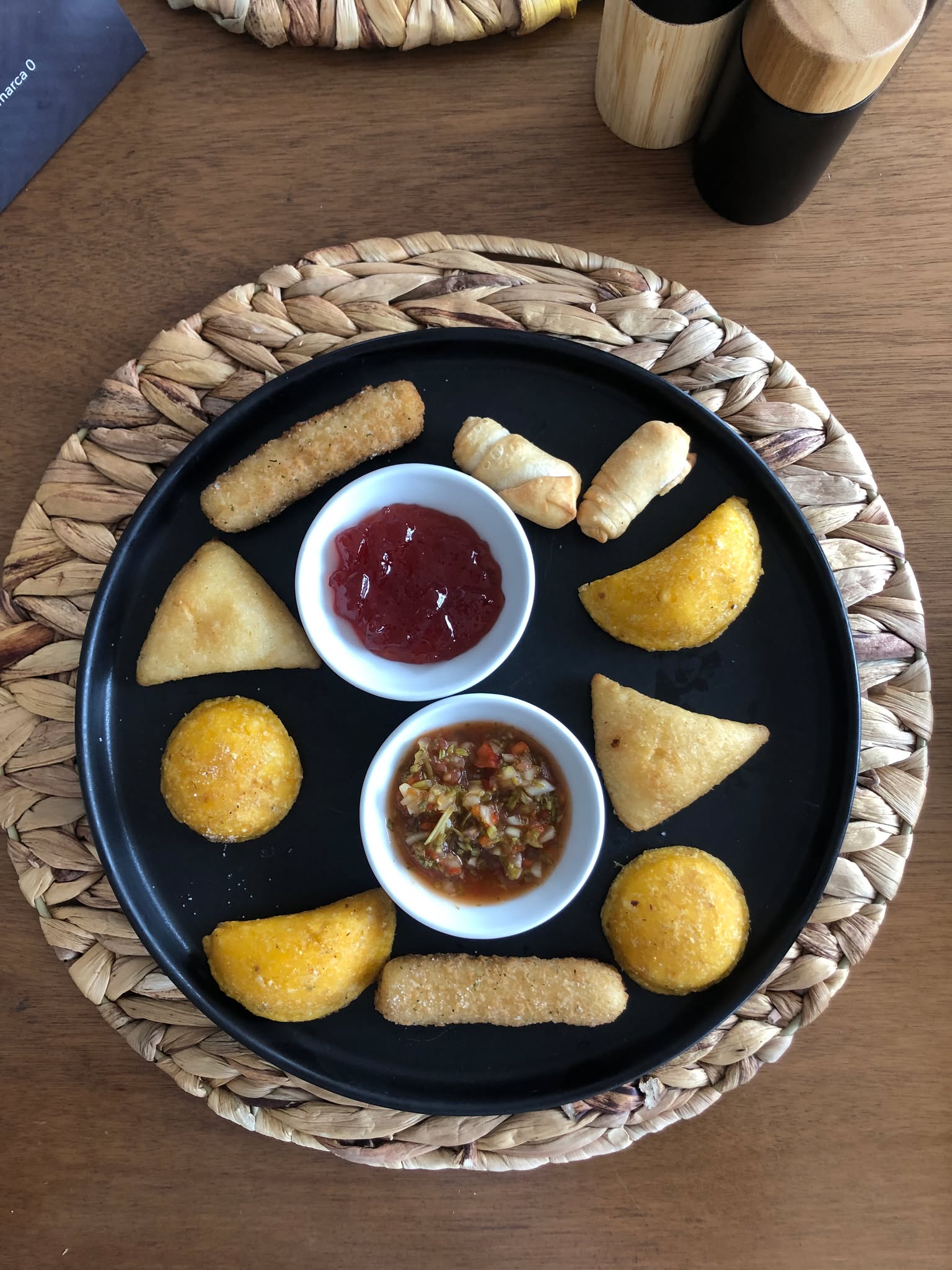 Restaurante 7Suite Medellín en Hotel Suite Comfort con empanadas