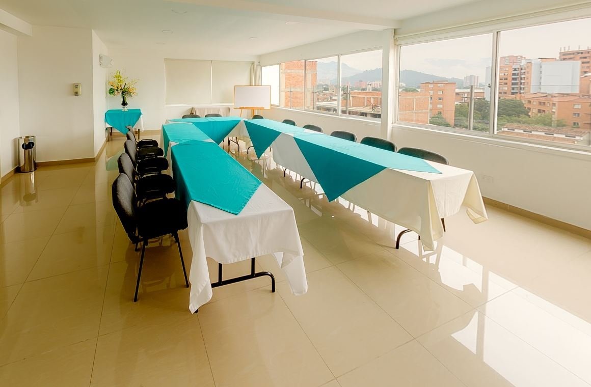 salón de reuniones en Medellín para reuniones de negocios en Laureles
