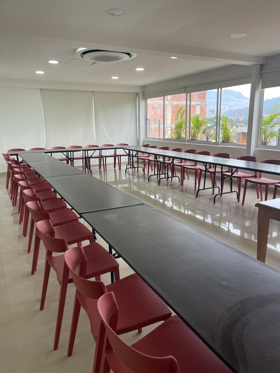 salón de reuniones en Medellín para reuniones ejecutivas y negocios